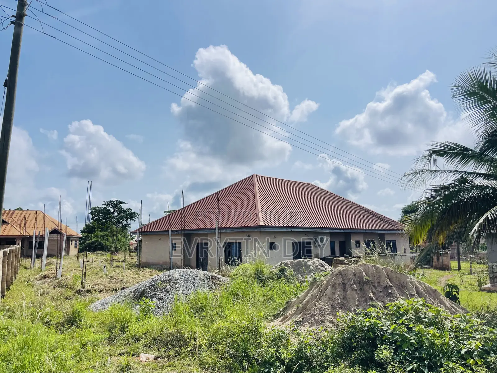 4bdrm House in Domfete, Berekum Municipal for sale