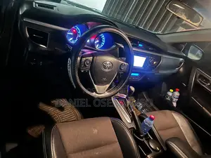 Toyota Corolla 2016 Gray
