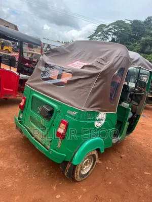 Bajaj RE 2025 Green
