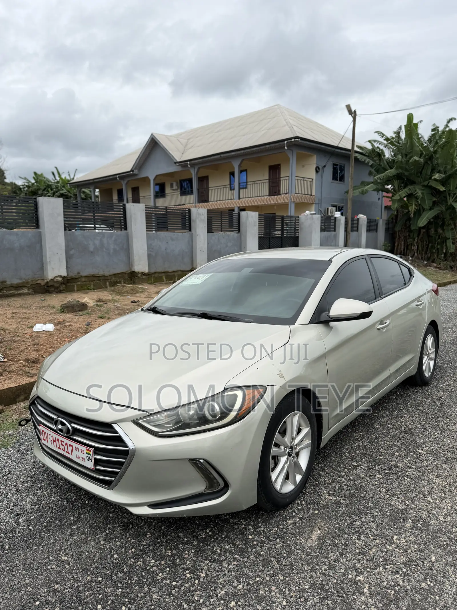 Hyundai Elantra Limited Sedan FWD (2.0L 4cyl 6A) 2017 Gray