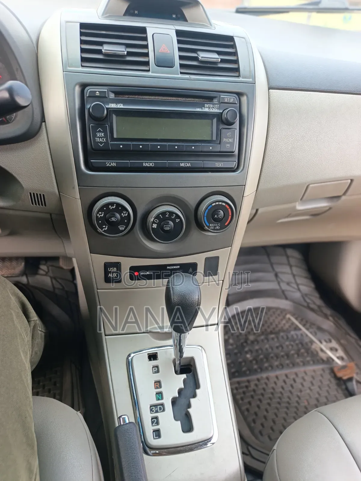 Toyota Corolla 2012 Gray