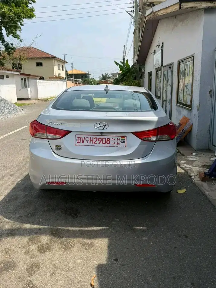 Hyundai Elantra 2013 Silver