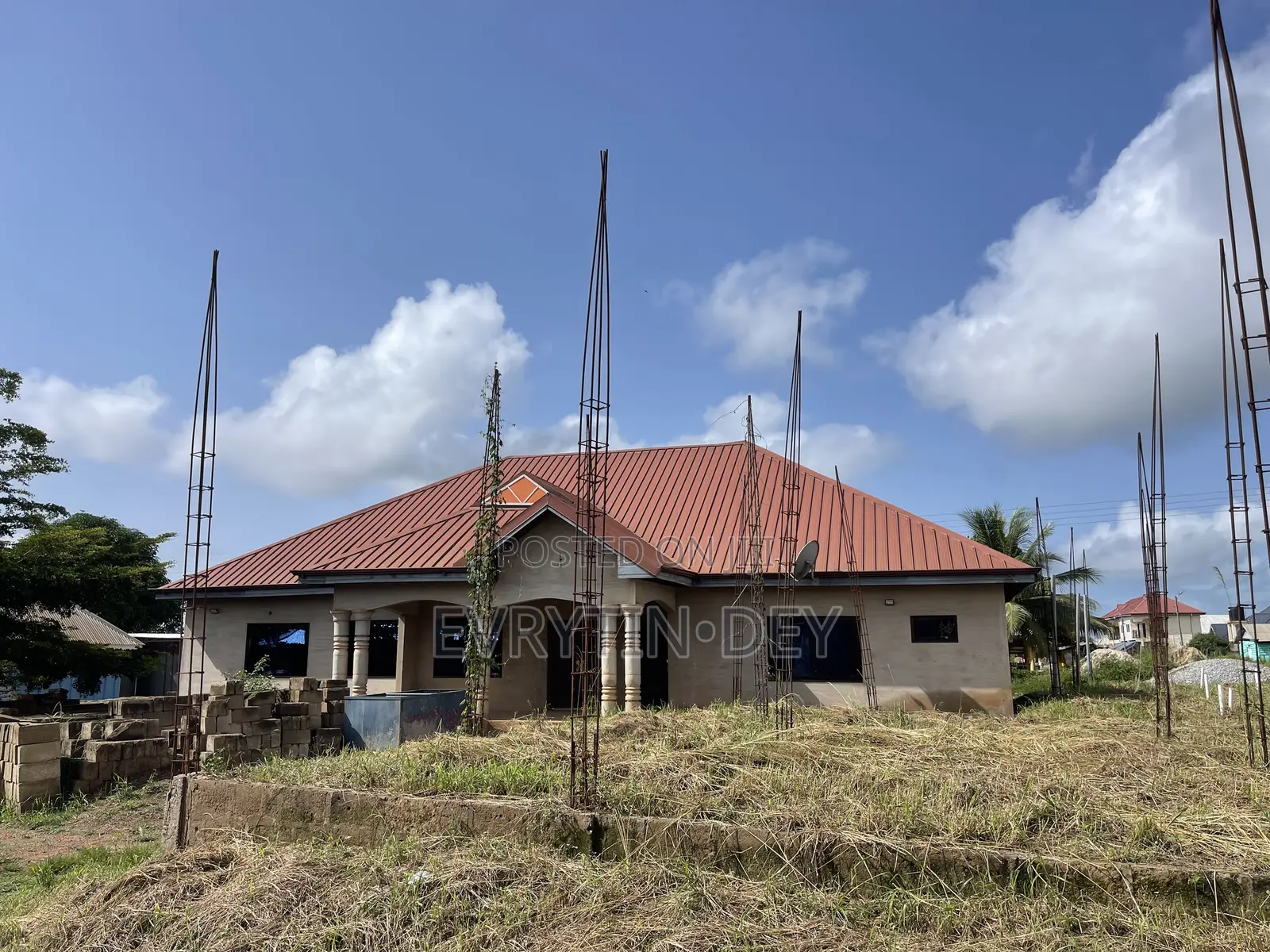 4bdrm House in Domfete, Berekum Municipal for sale
