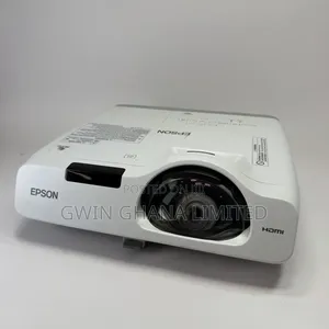 Epson Powerlite 530 Short Throw Projector 3200 Lumens. Hdmi.