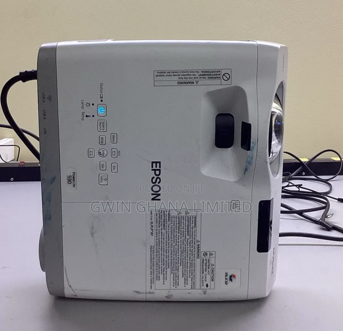 Epson Powerlite 530 Short Throw Projector 3200 Lumens. Hdmi.