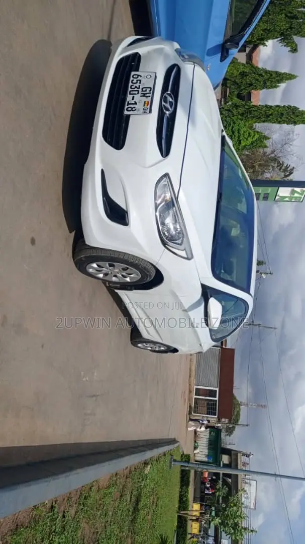 Hyundai Elantra 2013 White
