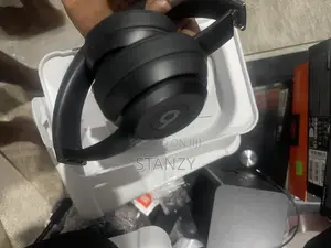 JBL Live 675 Nc