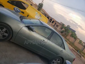Toyota Camry 2.4 XLE 2005 Gray