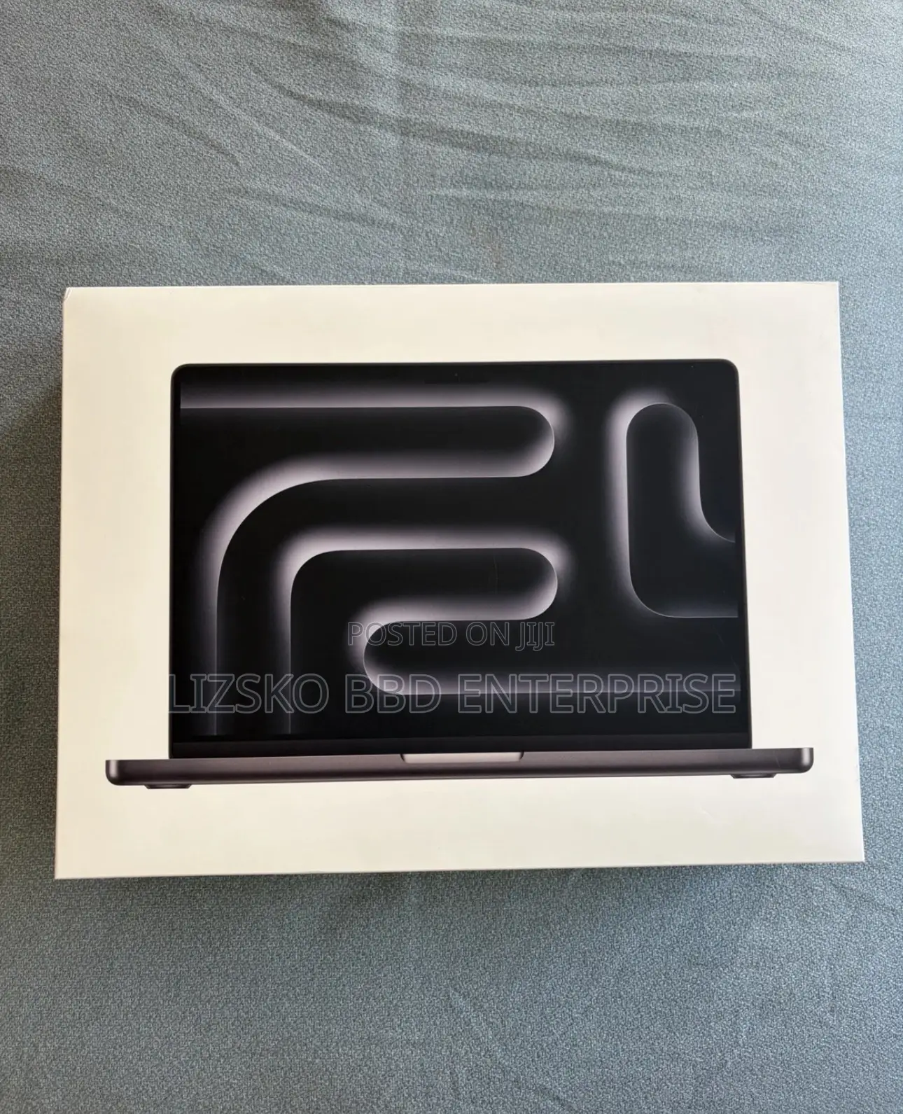 New Laptop Apple MacBook Pro 2025 M5 24GB Apple M5 Pro SSD 1T