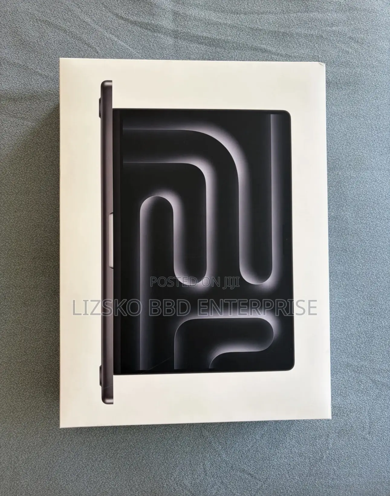 New Laptop Apple MacBook Pro 2025 M5 24GB Apple M5 Pro SSD 1T