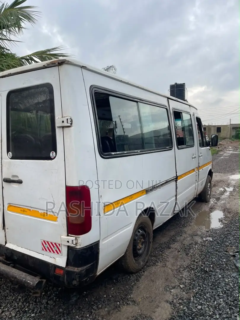 Volkswagen Transporter 2009 White