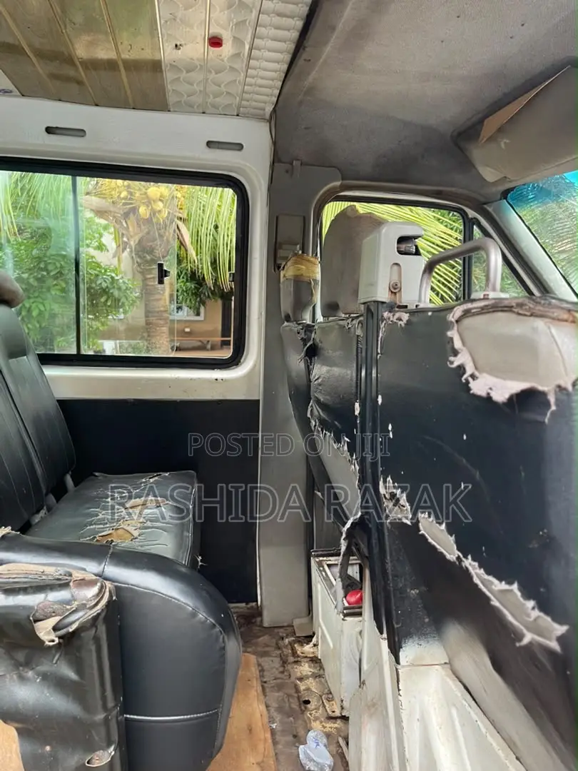 Volkswagen Transporter 2009 White