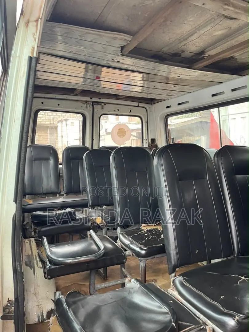 Volkswagen Transporter 2009 White