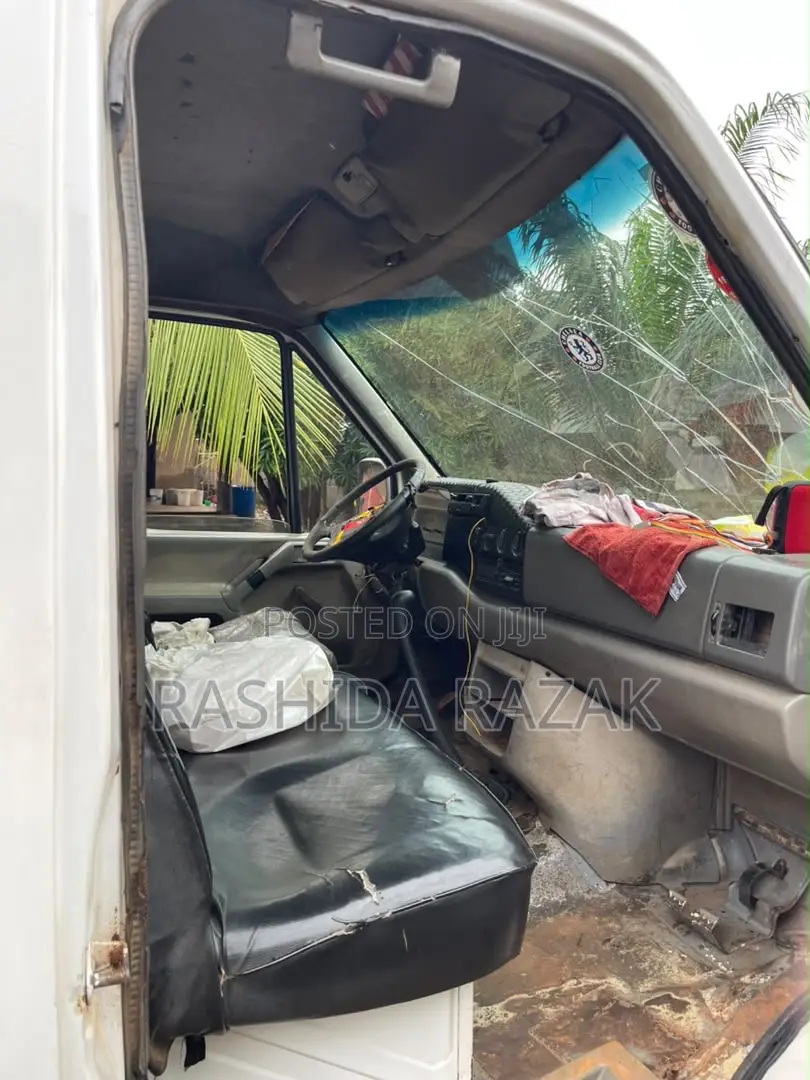 Volkswagen Transporter 2009 White