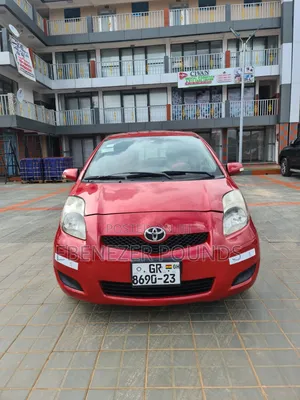 Toyota Vitz 2010 Red