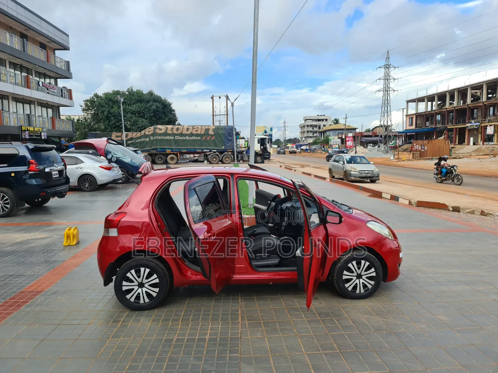 Toyota Vitz 2010 Red