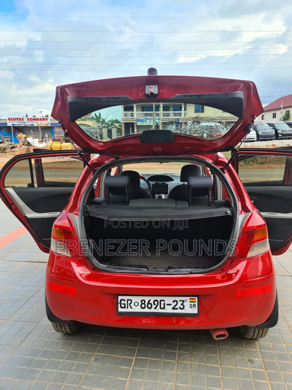 Toyota Vitz 2010 Red