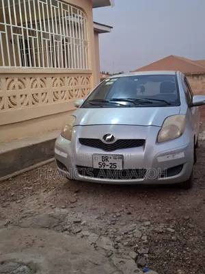 Toyota Vitz 1.0 FWD 5dr 2018 Silver