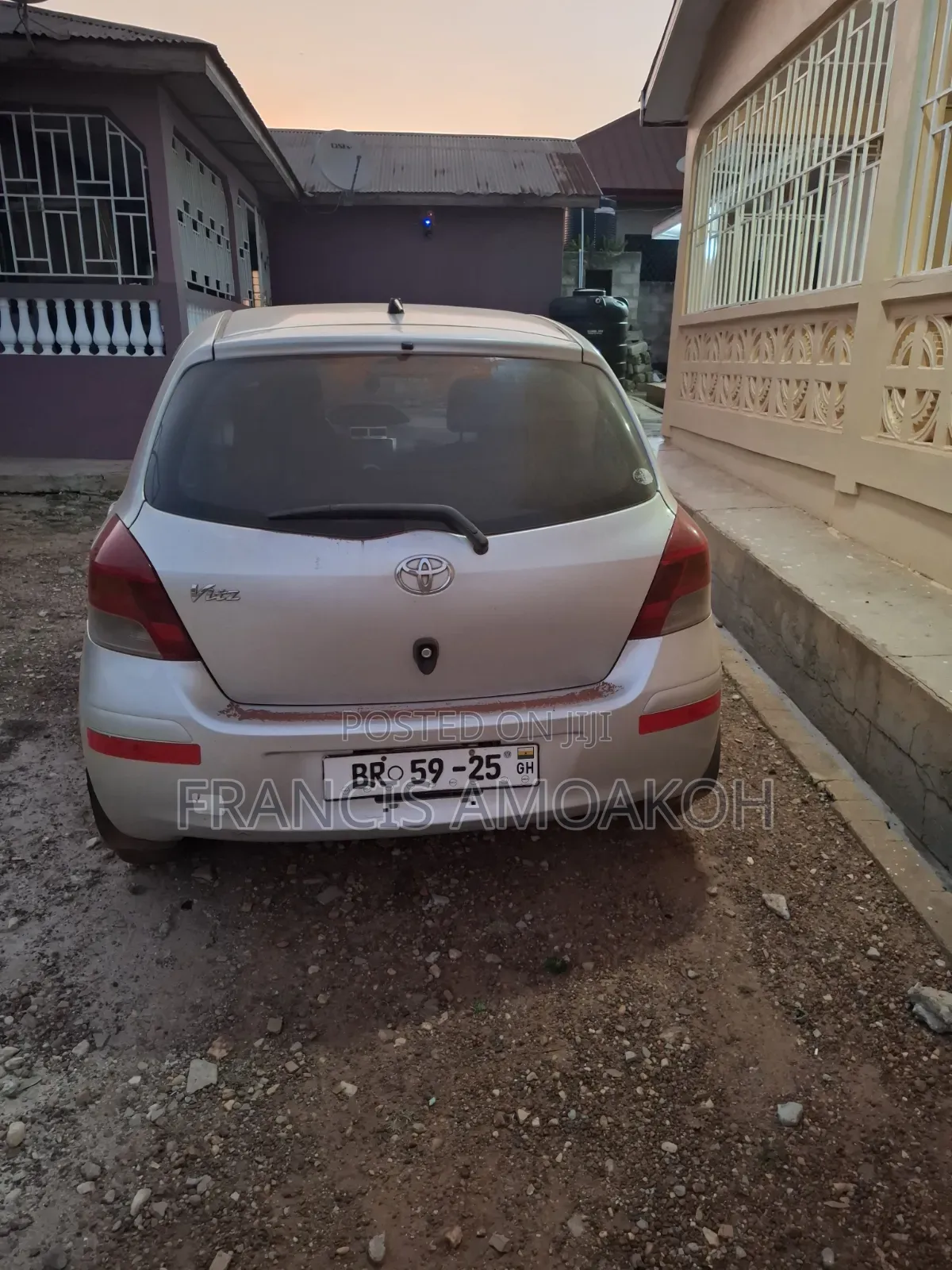 Toyota Vitz 1.0 FWD 5dr 2018 Silver