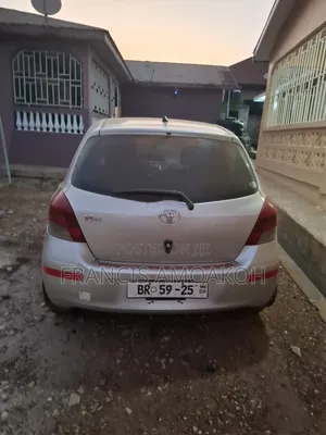 Toyota Vitz 1.0 FWD 5dr 2018 Silver