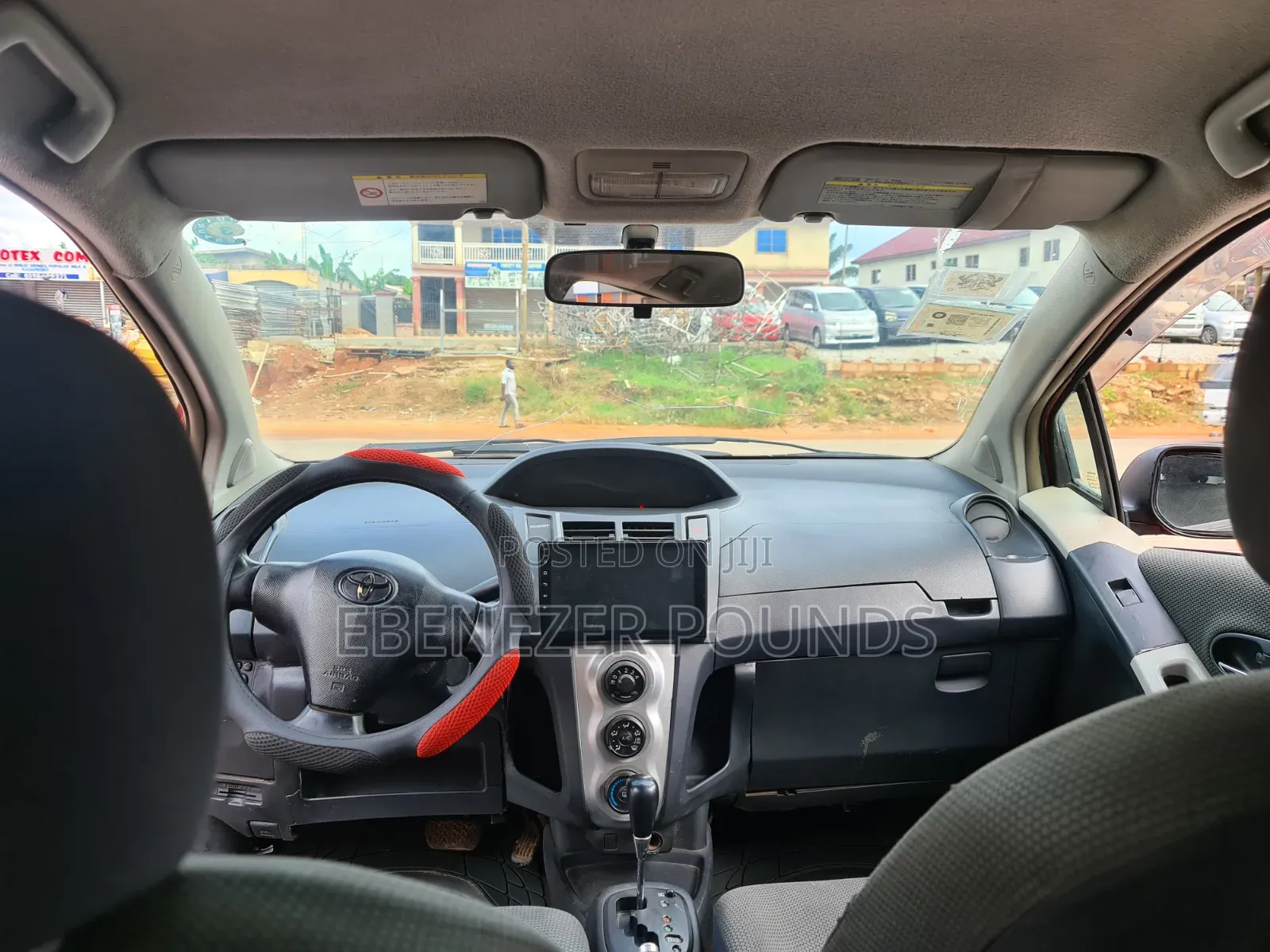 Toyota Vitz 2010 Red