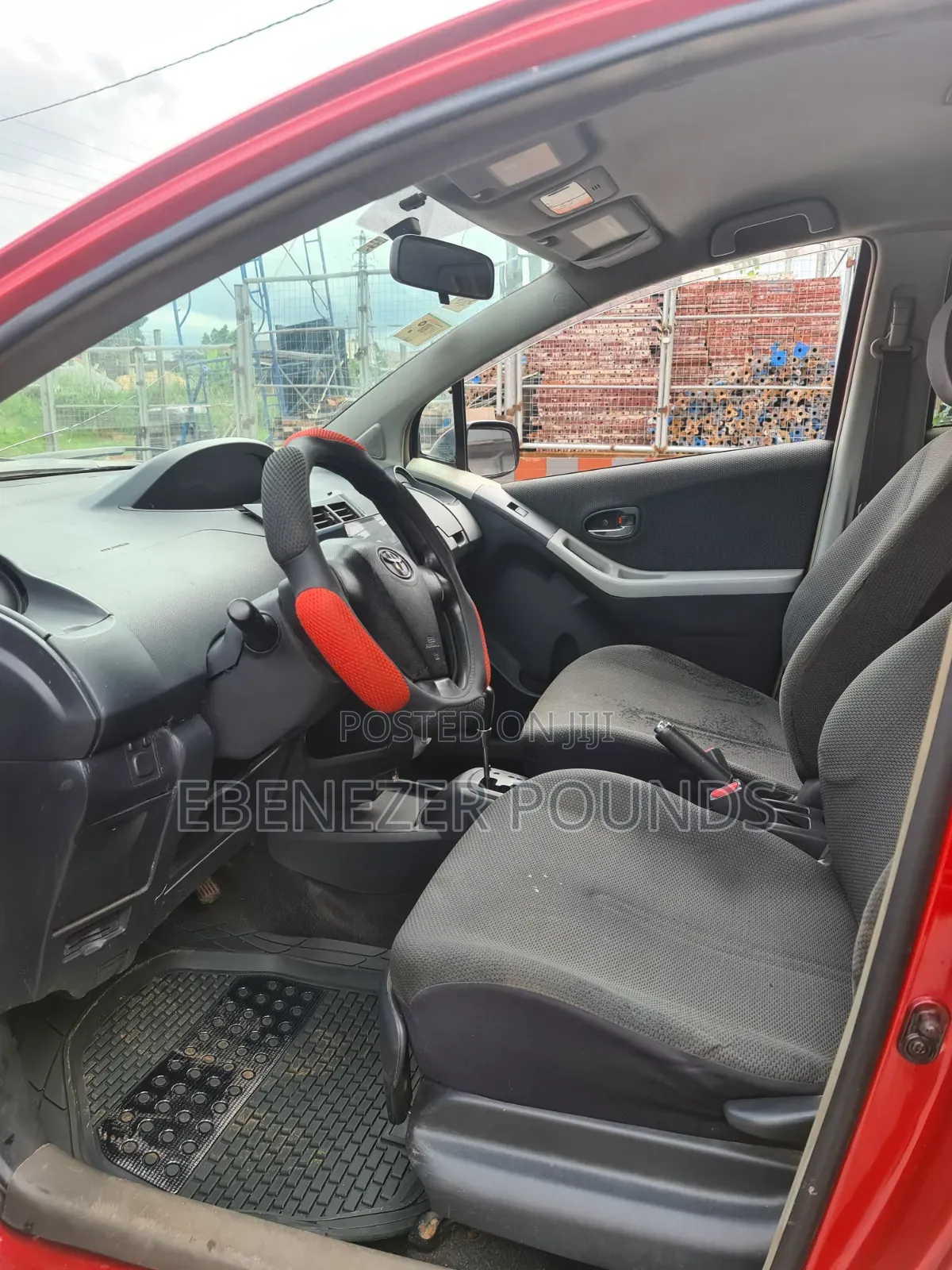 Toyota Vitz 2010 Red