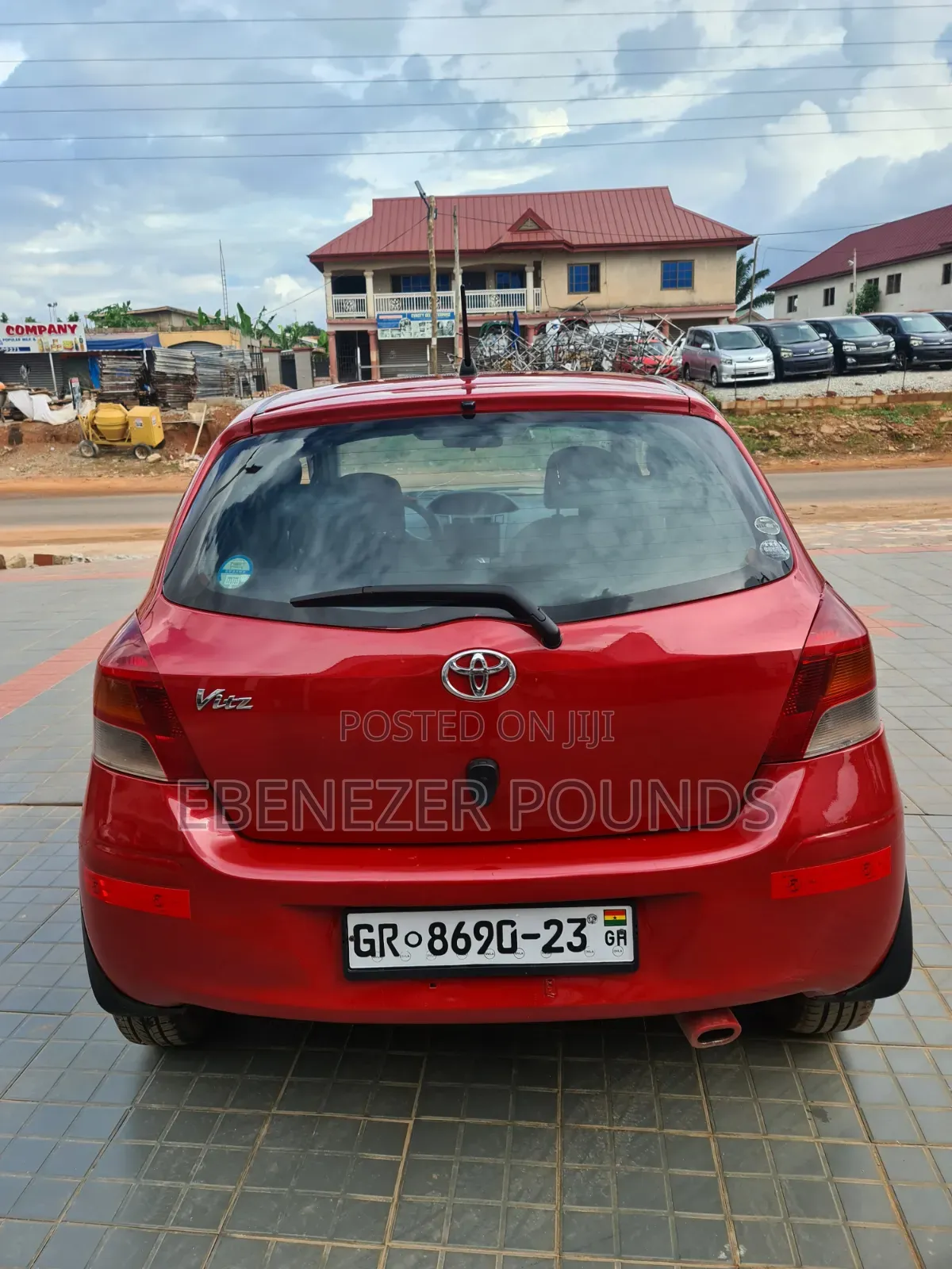 Toyota Vitz 2010 Red