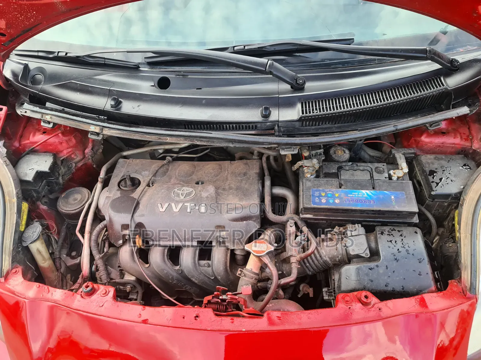 Toyota Vitz 2010 Red