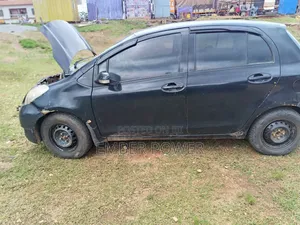 Toyota Vitz 2010 Black