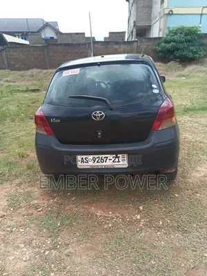 Toyota Vitz 2010 Black