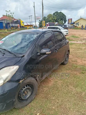 Toyota Vitz 2010 Black