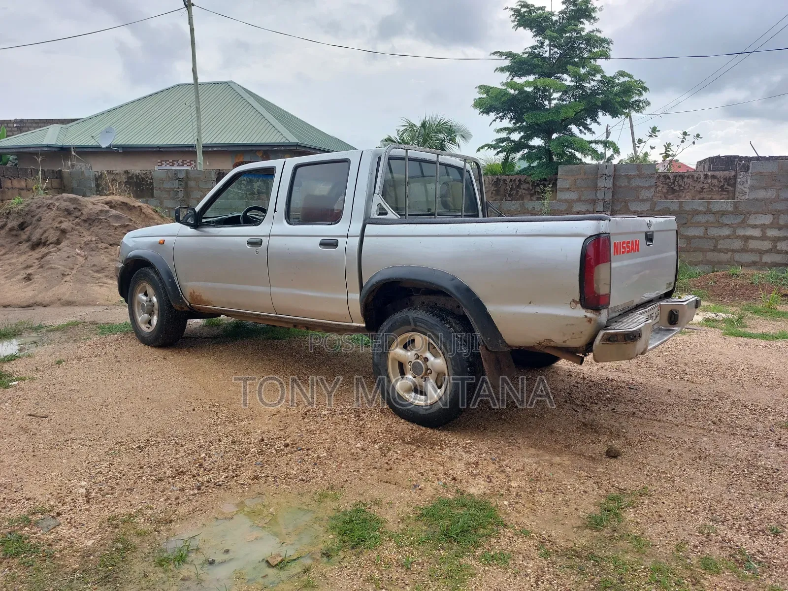 Nissan Hardbody 2014 Silver
