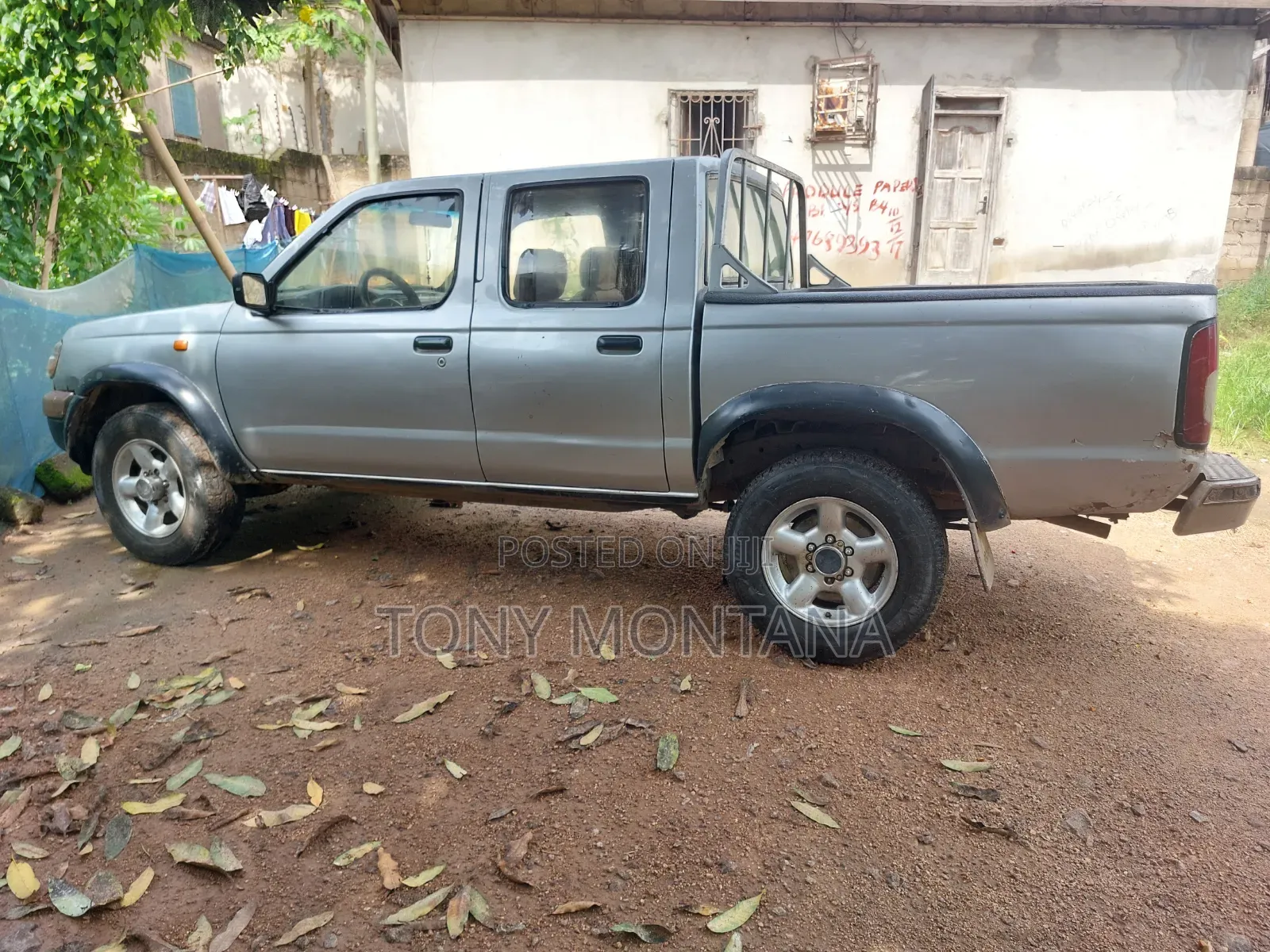 Nissan Hardbody 2014 Silver