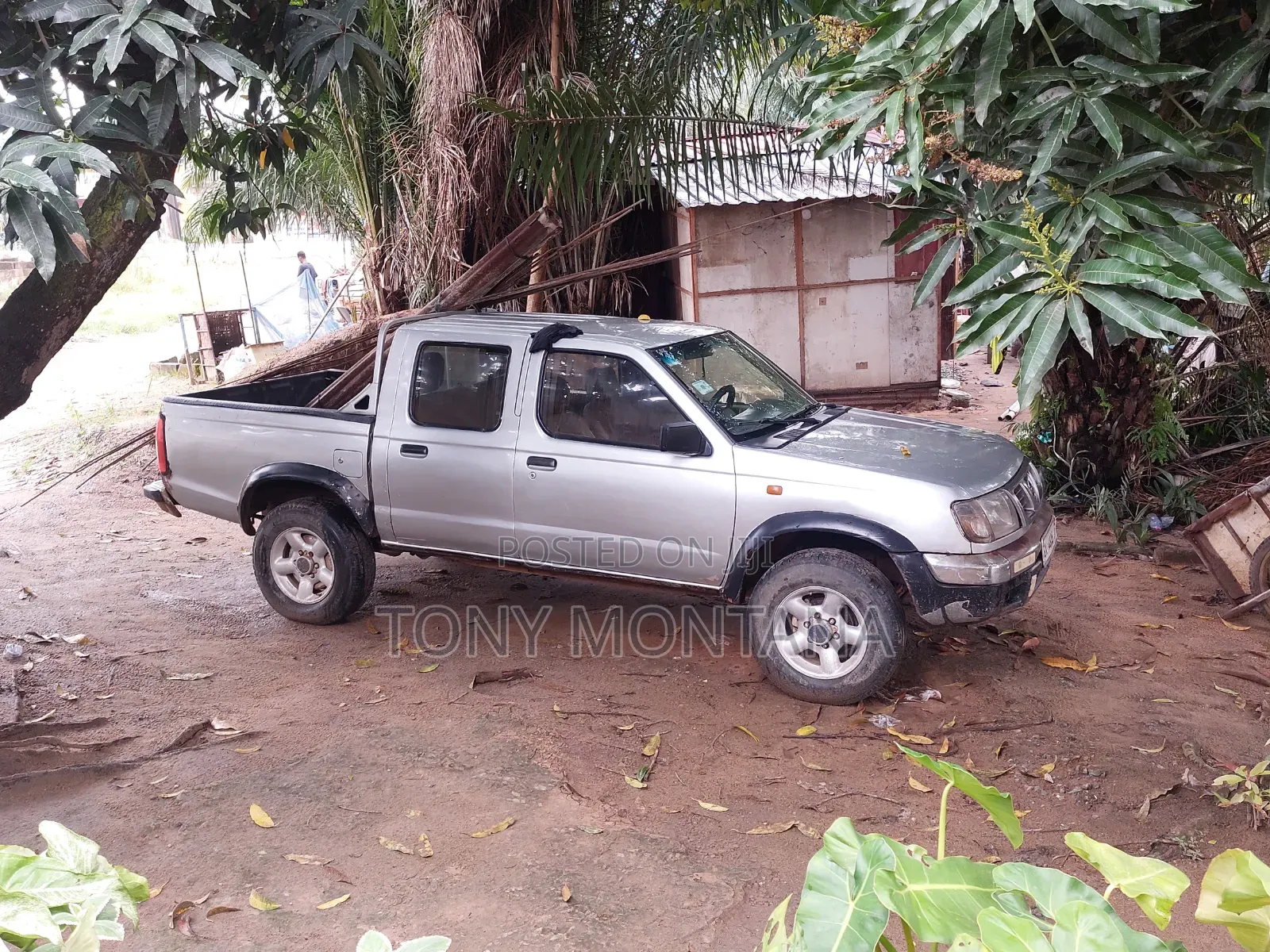 Nissan Hardbody 2014 Silver