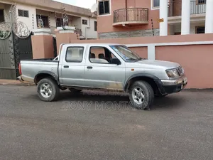 Nissan Hardbody 2014 Silver