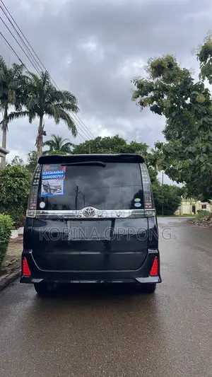 Toyota Voxy 2015 Black