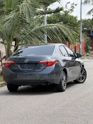 Toyota Corolla LE Eco (1.8L 4cyl 2A) 2018 Gray