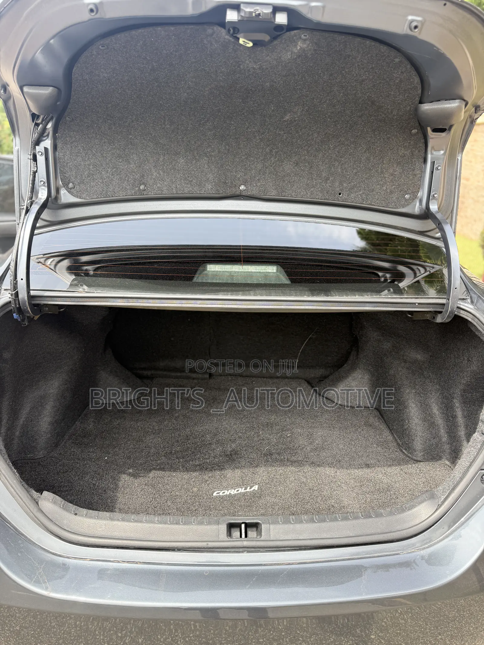 Toyota Corolla LE Eco (1.8L 4cyl 2A) 2018 Gray