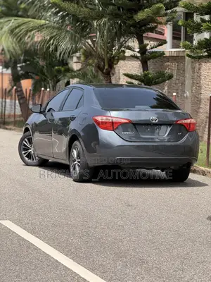 Toyota Corolla LE Eco (1.8L 4cyl 2A) 2018 Gray