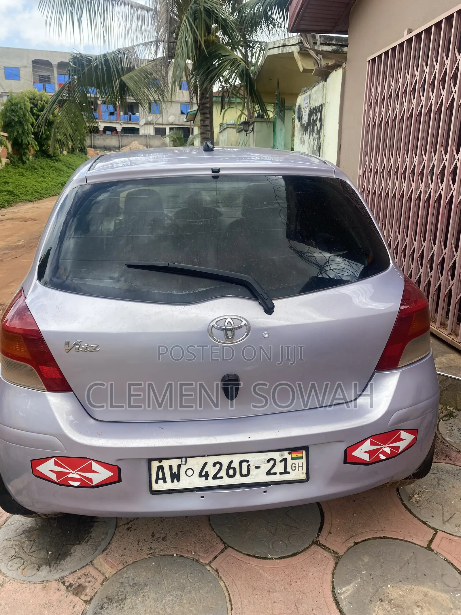 Toyota Vitz 1.3 FWD 3dr 2010 Pearl