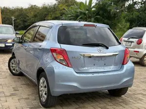 Toyota Vitz 1.5 FWD 5dr 2013 Blue