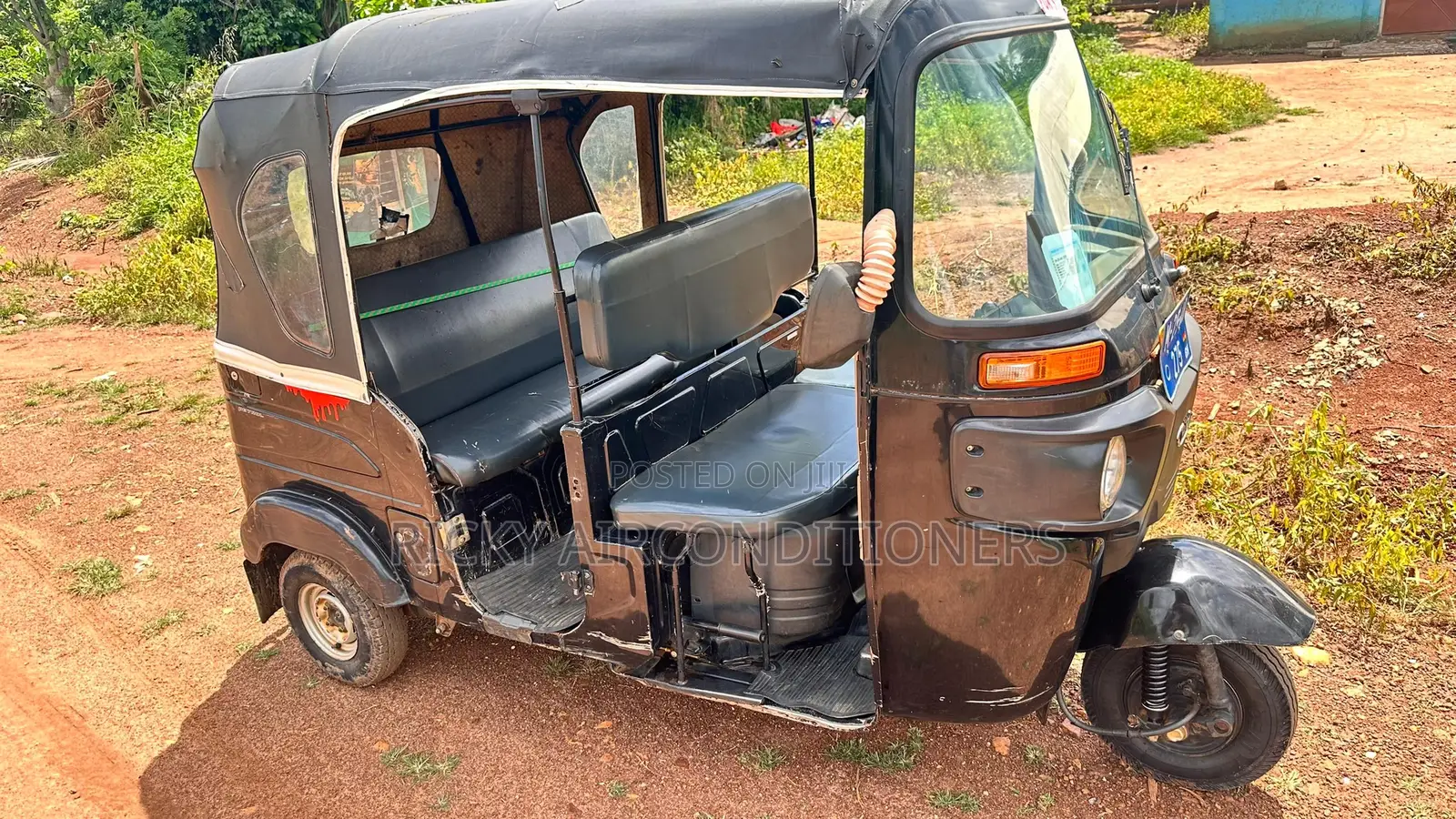 Bajaj RE 2024 Black