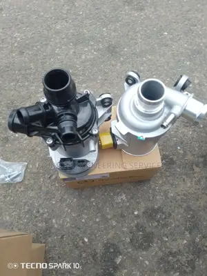 Mercedes-Benz Brand New Water Pump C300