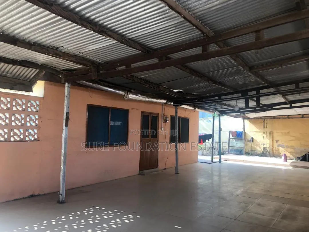 4bdrm House in North Kaneshie for sale