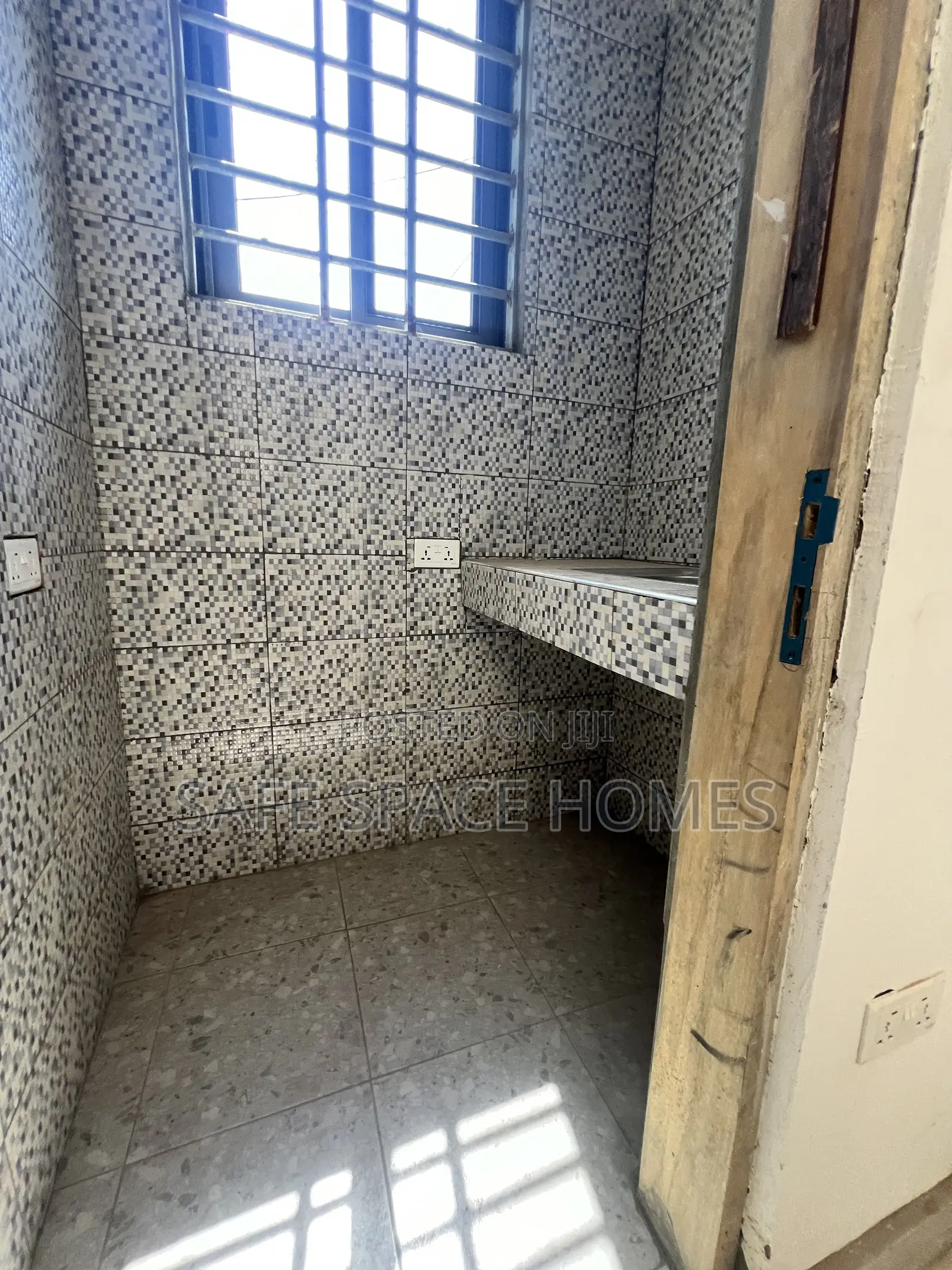 1bdrm Apartment in Burma Camp for rent