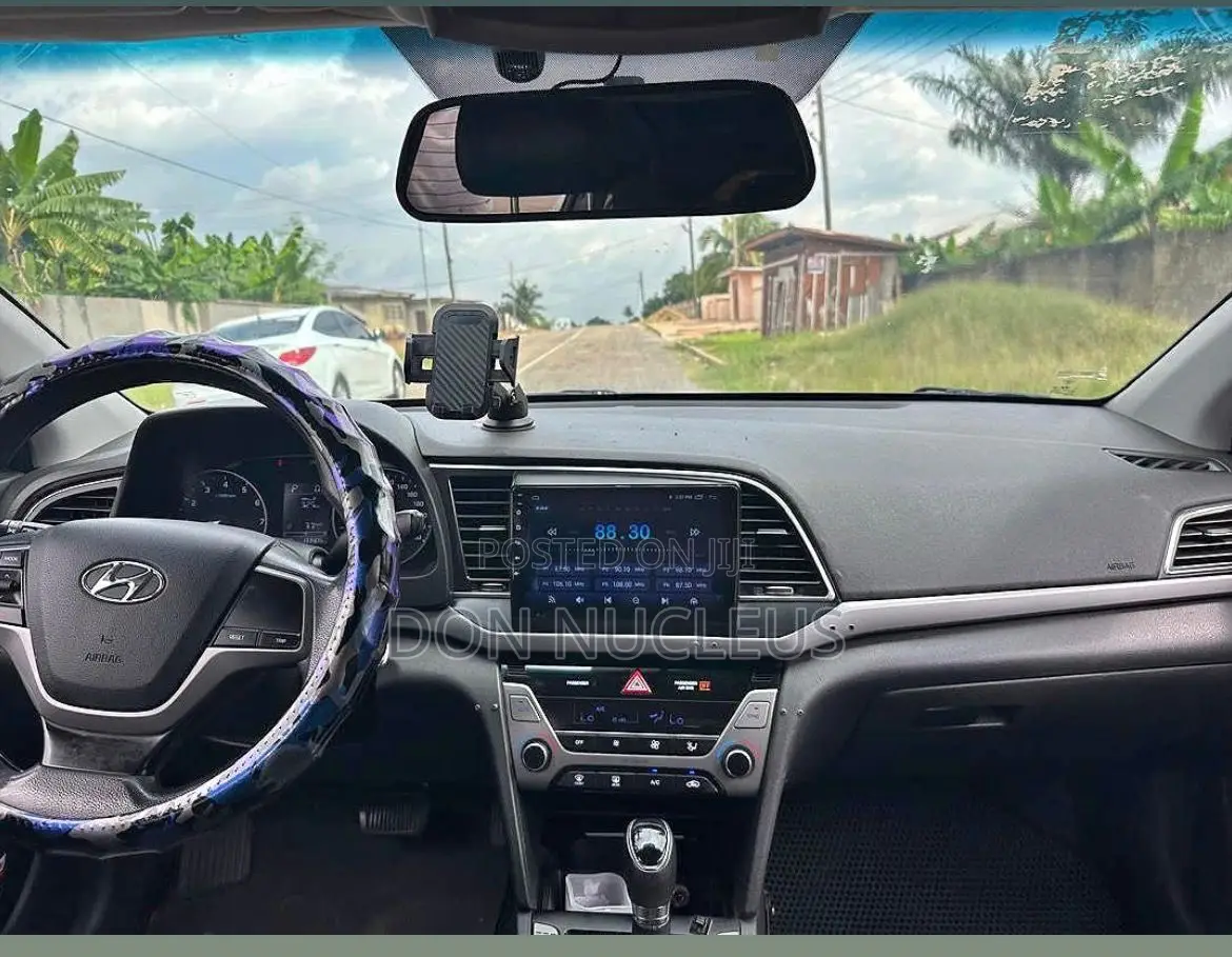 Hyundai Elantra Limited 2018 White