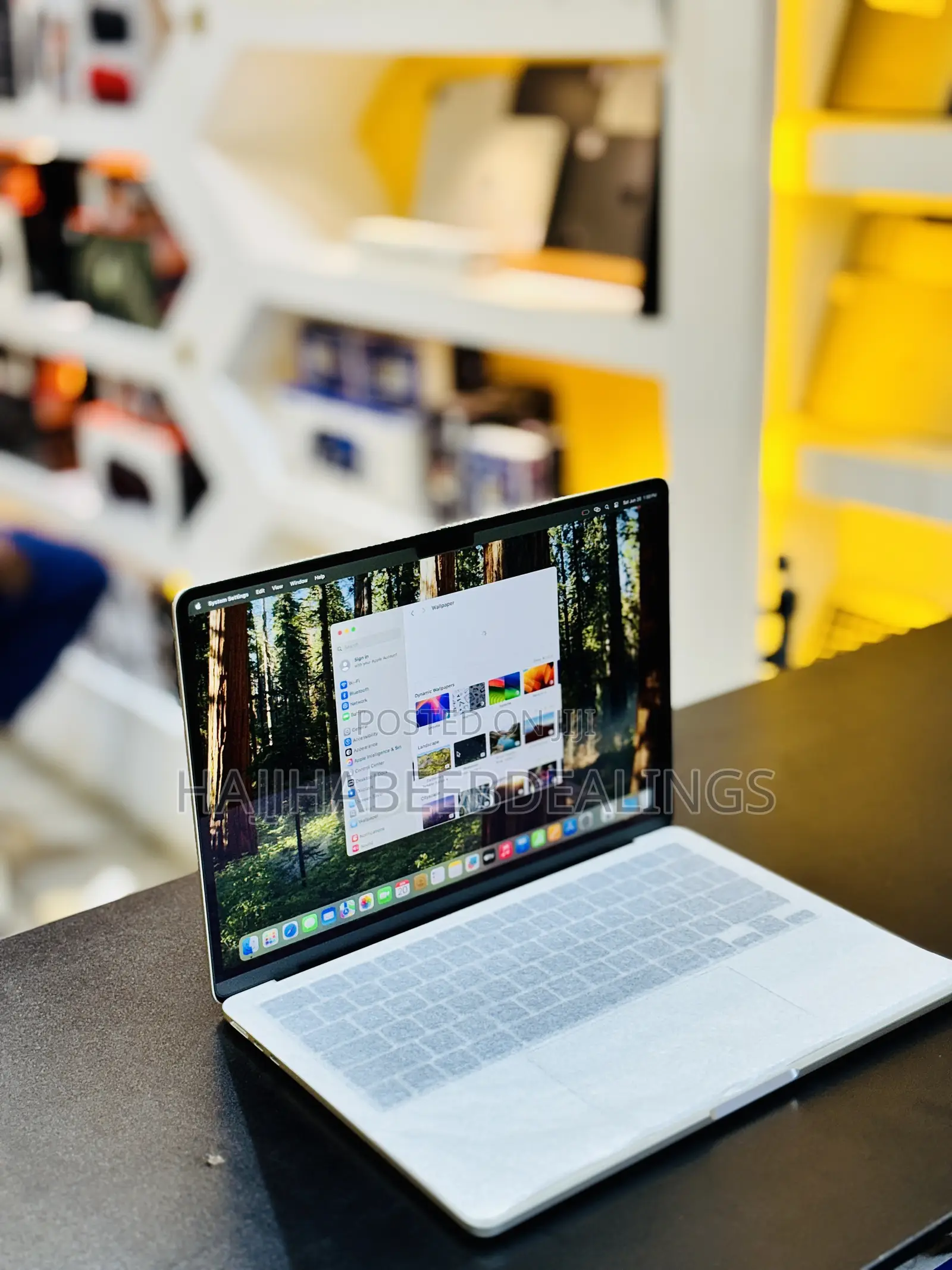 New Laptop Apple MacBook Air 2025 M4 24GB Apple M4 SSD 512GB