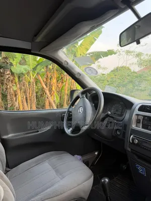 Toyota Grand HiAce 2005 Silver