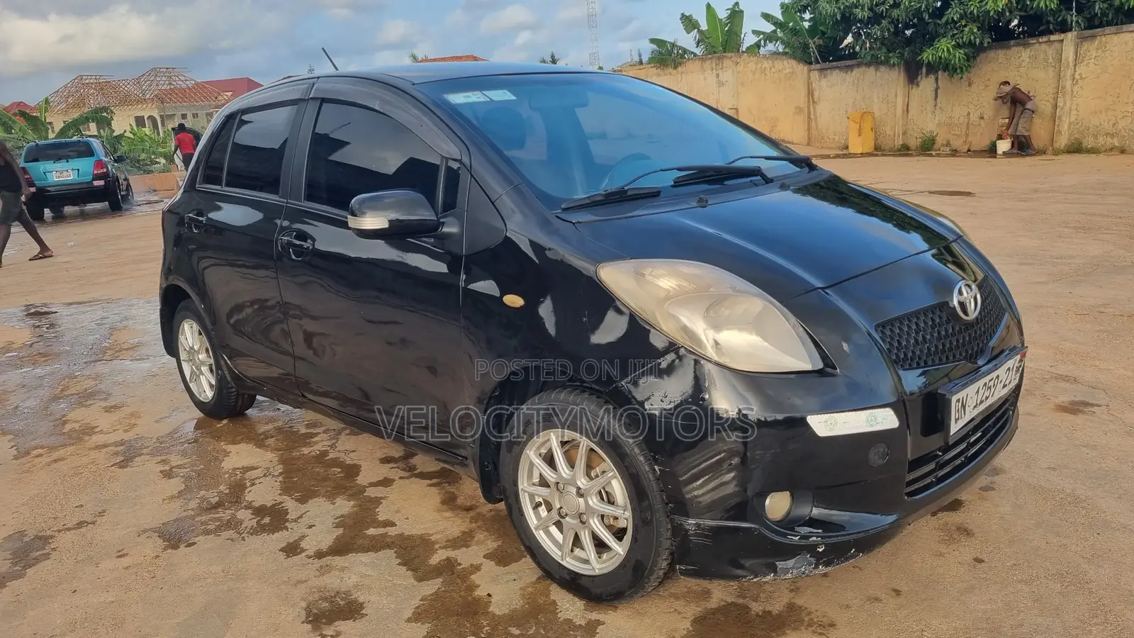Toyota Vitz 1.3 AWD 5dr 2010 Black