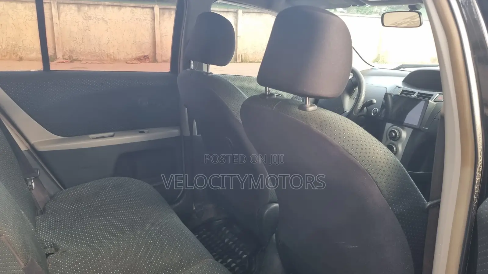 Toyota Vitz 1.3 AWD 5dr 2010 Black